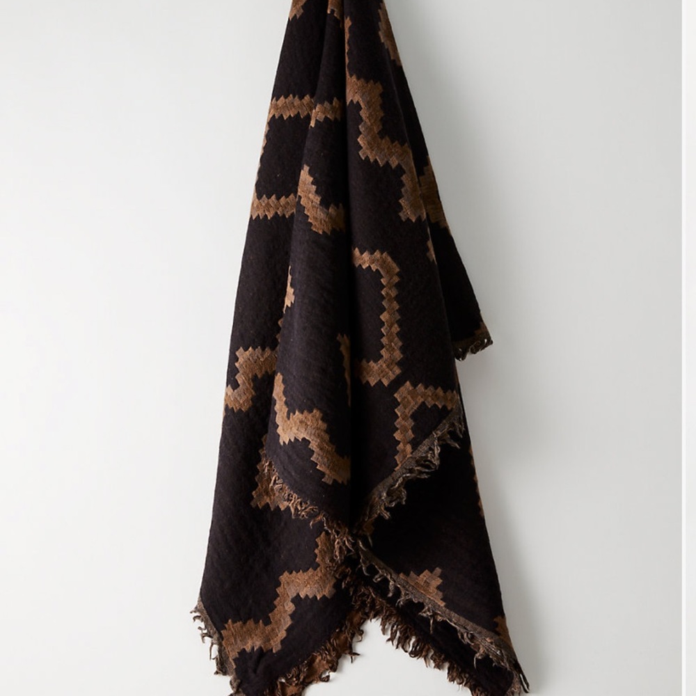 Diamond Mosaic Blanket Scarf